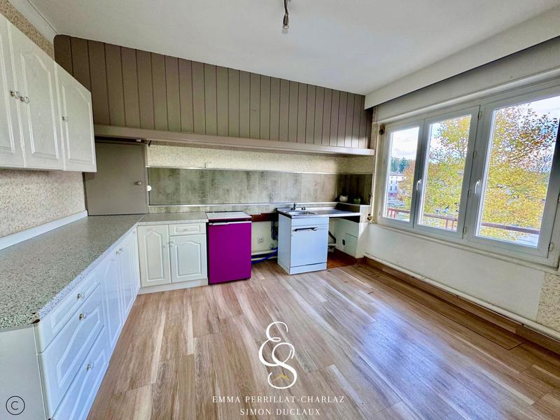 Appartement - 100 m² - 3 pièces