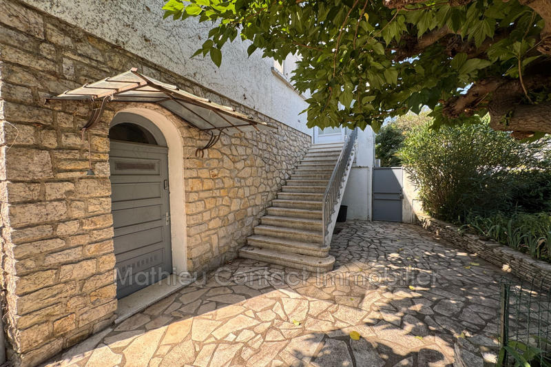 Maison - 250 m² - 10 pièces