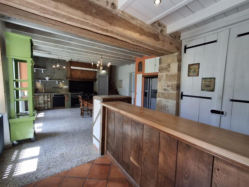 Maison traditionnelle - 216 m² - 5 pièces