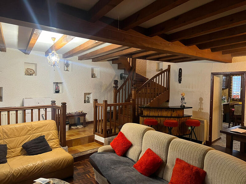 Maison - 143 m² - 5 pièces