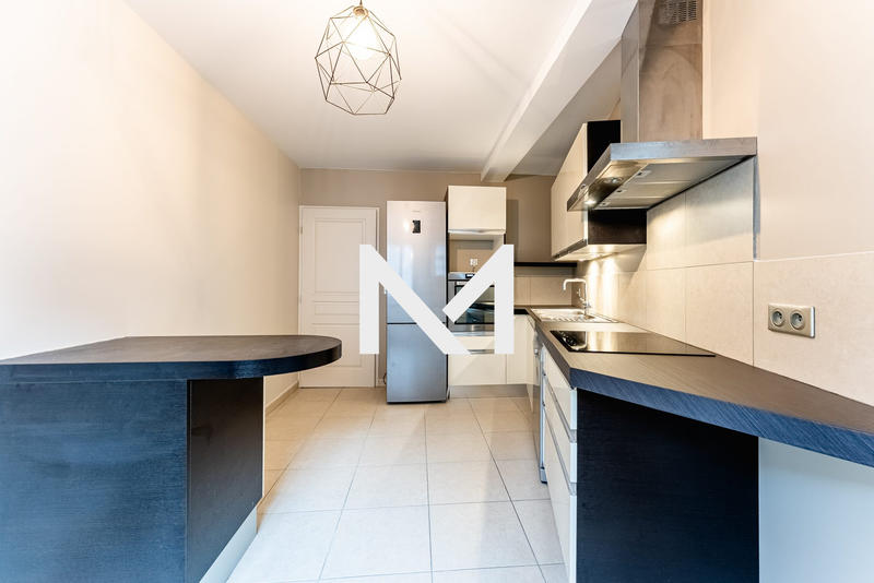 Appartement - 100 m² - 3 pièces