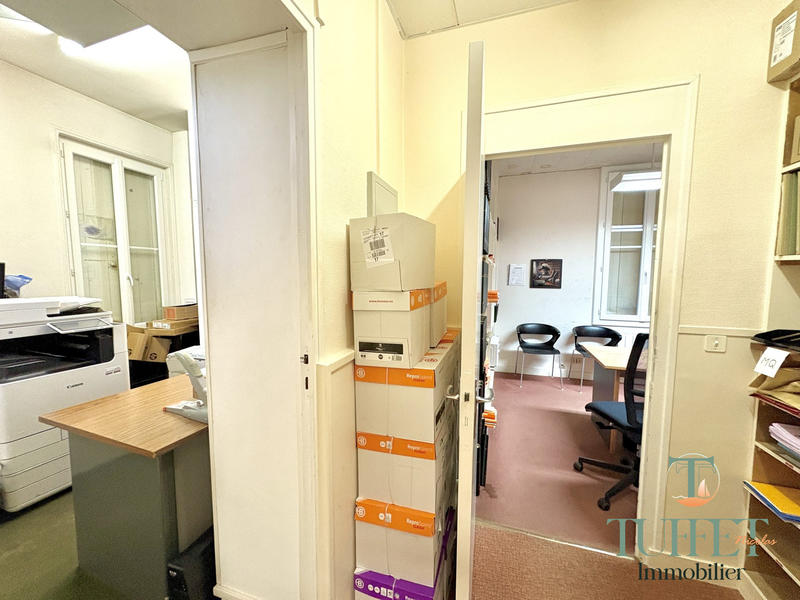 Bureau - 147 m² - 8 pièces