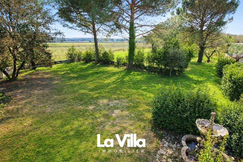 Maison - 366 m² - 14 pièces