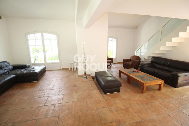 Maison - 200 m² - 6 pièces