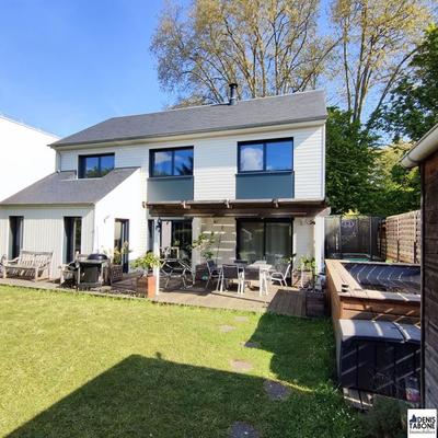 Maison traditionnelle - 154 m² - 7 pièces