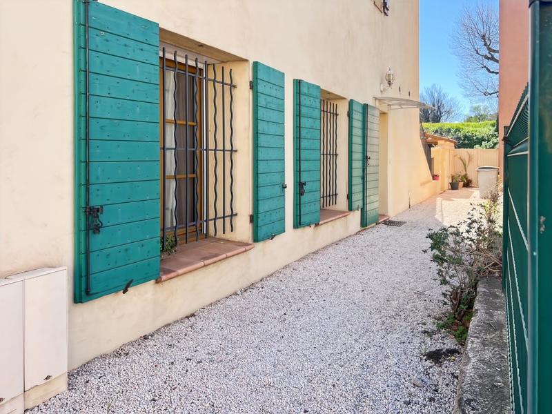 Maison - 229 m² - 9 pièces