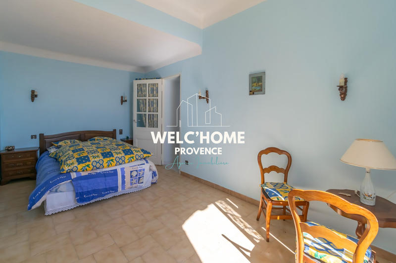 Maison - 181 m² - 9 pièces