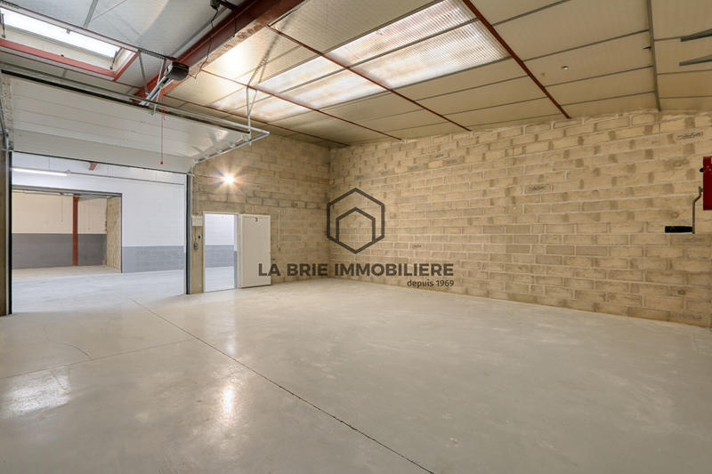 Local d'activité / Entrepôt - 70 m² - 1 pièce