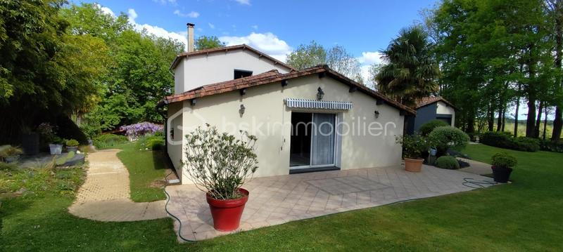 Propriété - 277 m² - 10 pièces