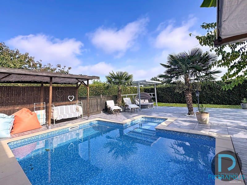 Maison - 110 m² - 5 pièces