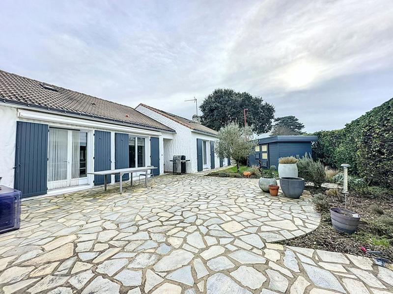 Maison - 220 m² - 5 pièces