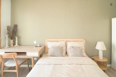 Chambre - 12 m² - 5 pièces