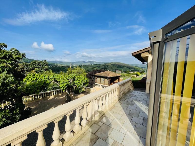 Maison - 200 m² - 8 pièces