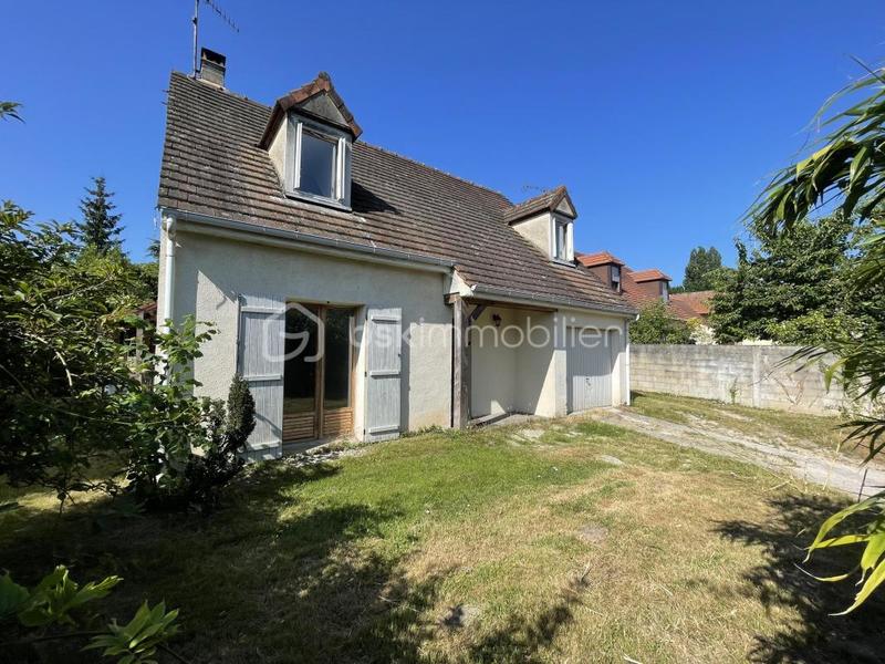 Maison traditionnelle - 92 m² - 5 pièces