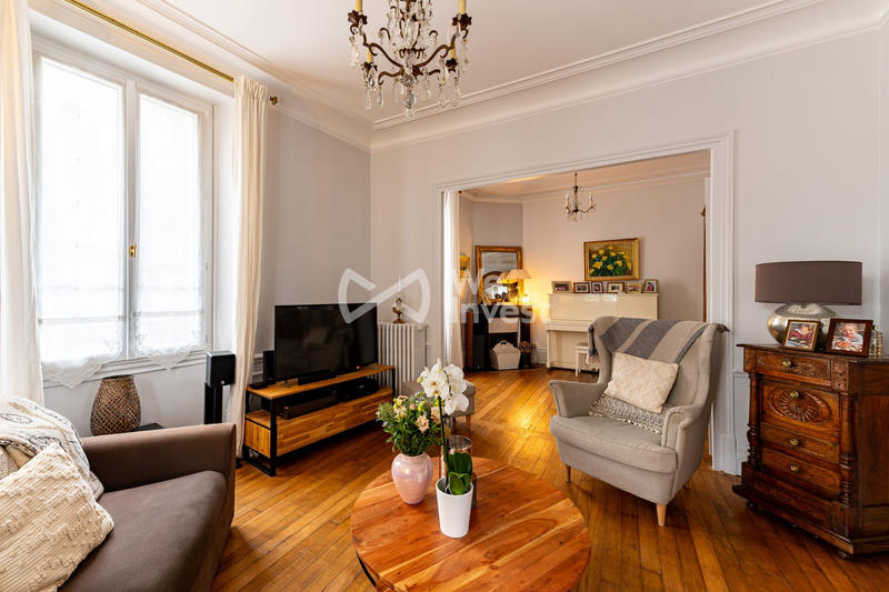 Maison - 195 m² - 9 pièces