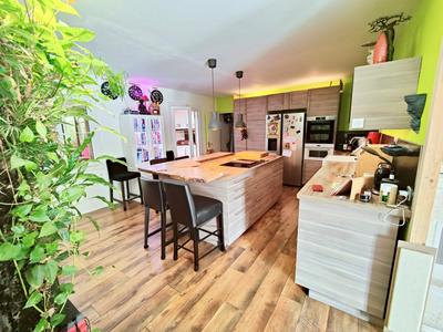 Maison - 191 m² - 6 pièces