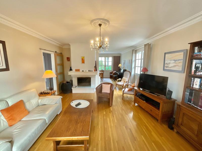 Maison - 164 m² - 8 pièces