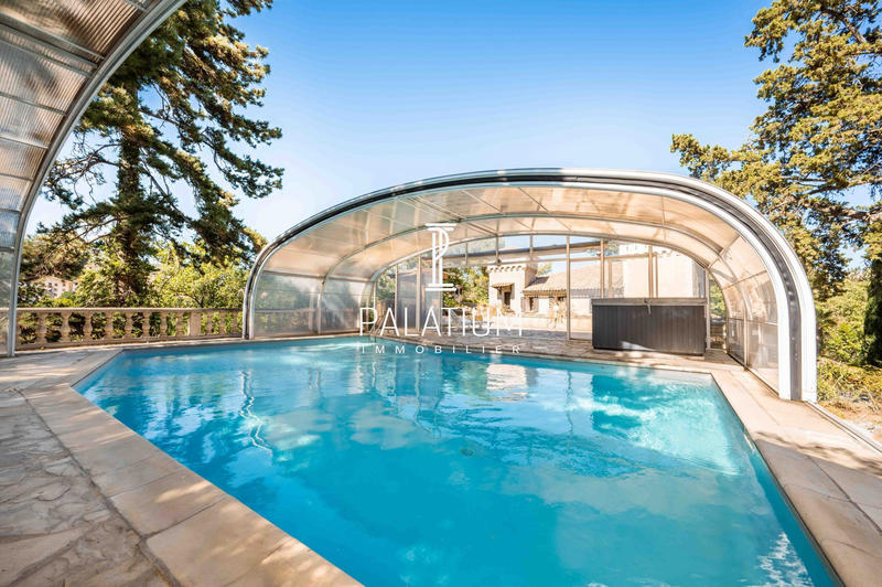 Château - 469 m² - 9 pièces