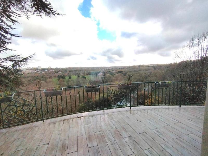 Demeure - 316 m² - 9 pièces