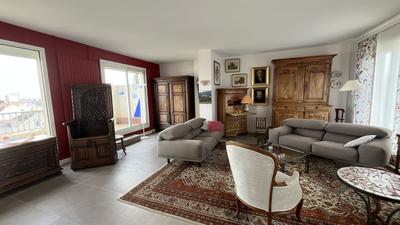 Appartement - 155 m² - 5 pièces