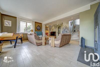 Maison - 218 m² - 8 pièces