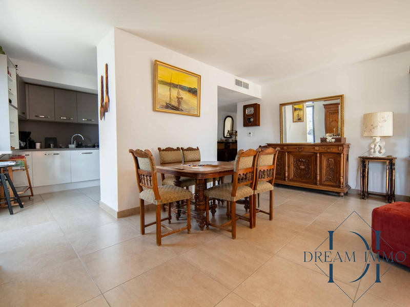 Appartement - 105 m² - 4 pièces