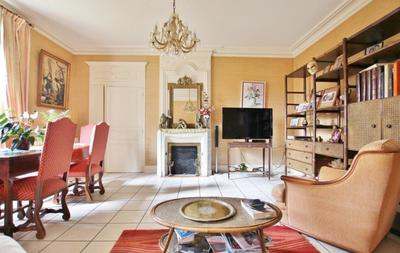 Maison - 220 m² - 10 pièces