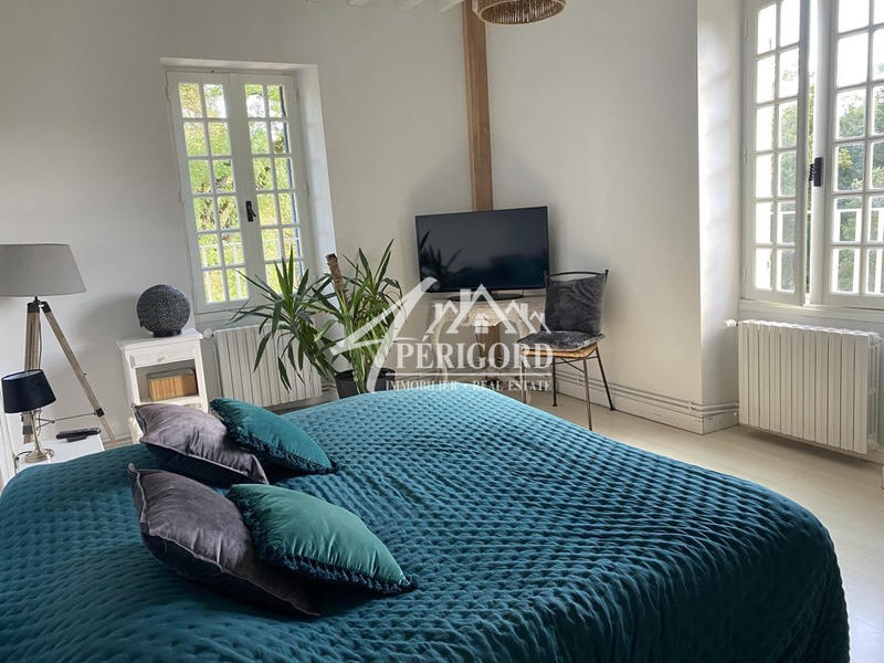 Maison - 555 m² - 16 pièces