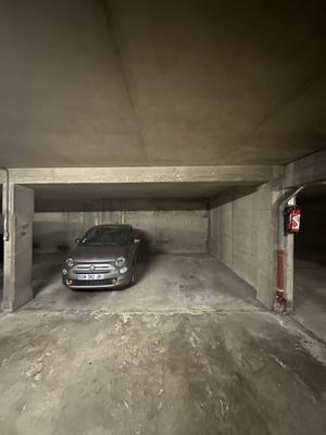 Parking / Garage - 12 m²