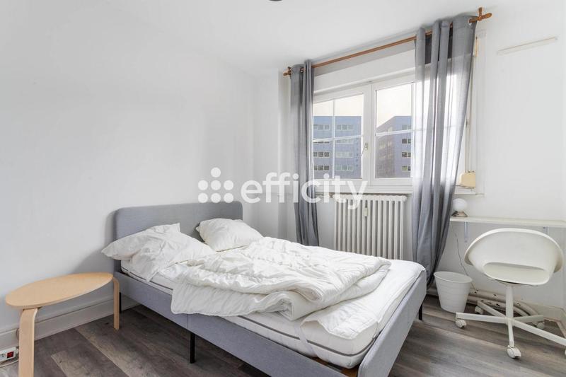 Appartement - 90 m² - 5 pièces