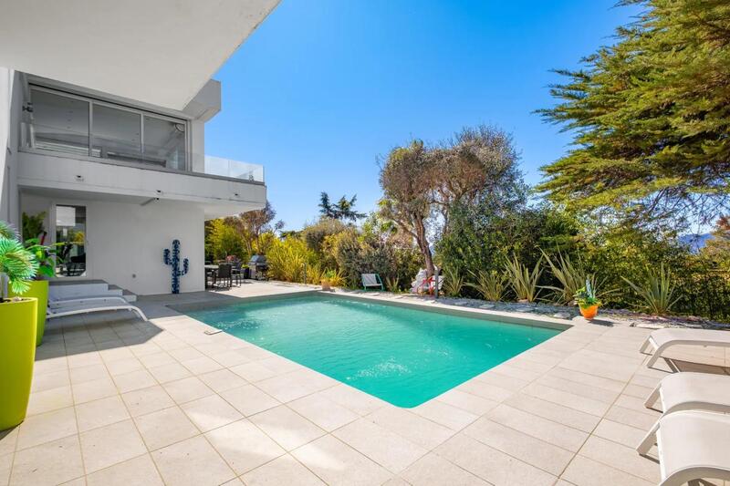 Villa - 258 m² - 6 pièces