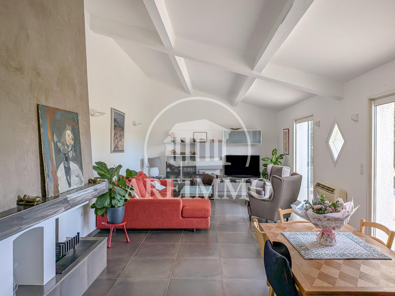 Maison - 210 m² - 8 pièces