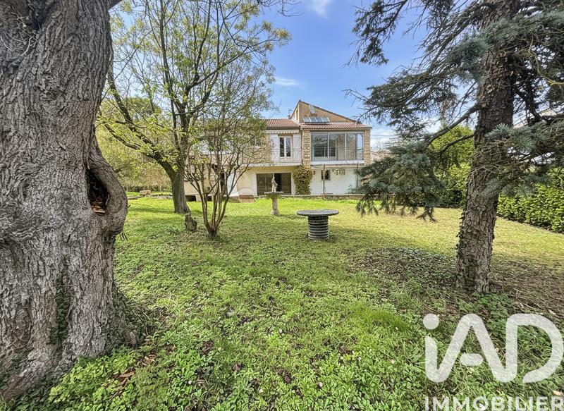 Maison - 167 m² - 8 pièces