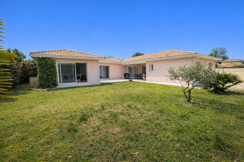Villa - 161 m² - 6 pièces