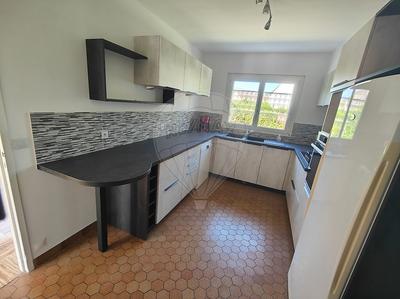 Maison - 180 m² - 7 pièces