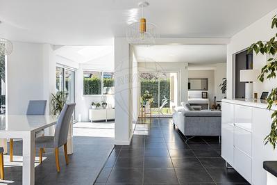 Maison d'architecte - 232 m² - 8 pièces