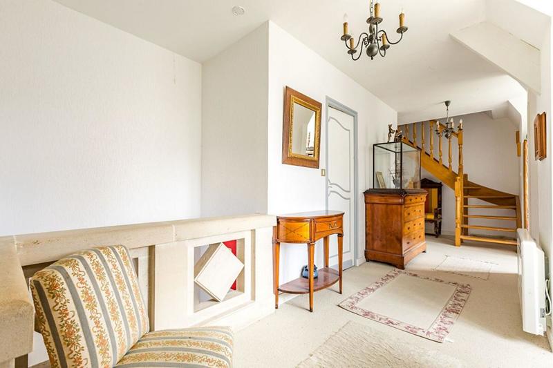 Maison - 216 m² - 6 pièces