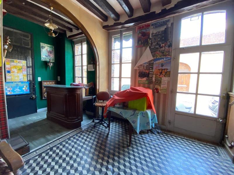 Maison - 425 m² - 16 pièces