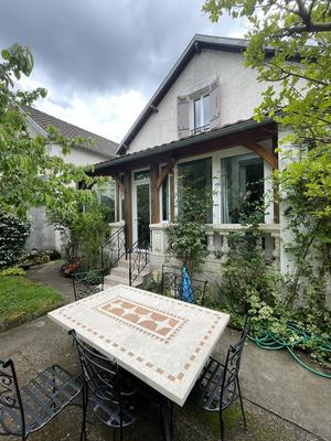 Maison traditionnelle - 100 m² - 4 pièces