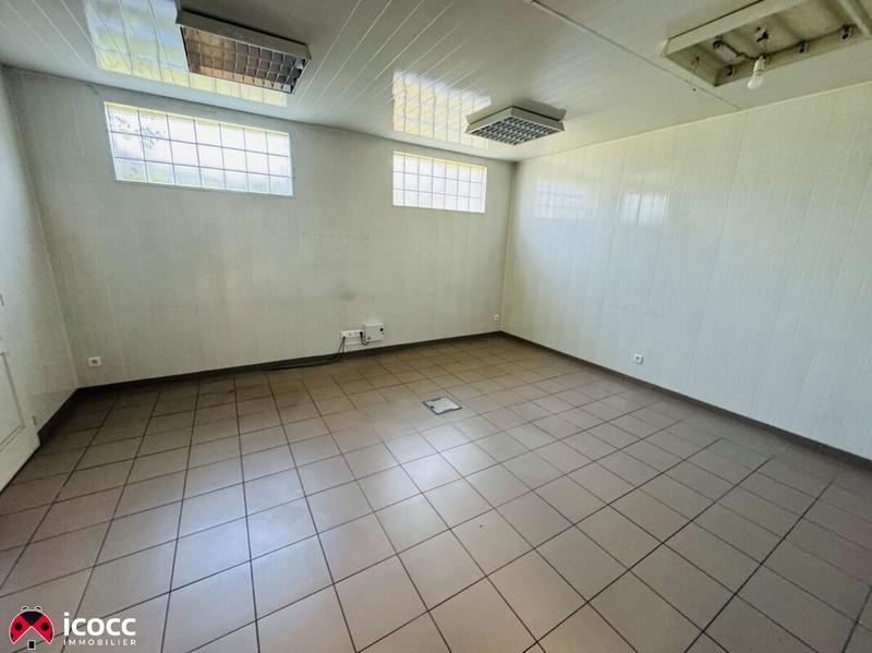 Local d'activités - 670 m² - 7 pièces