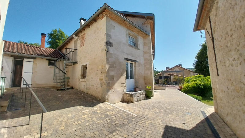 Propriété - 300 m² - 10 pièces