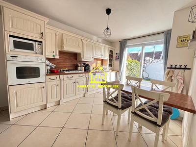 Maison traditionnelle - 132 m² - 4 pièces