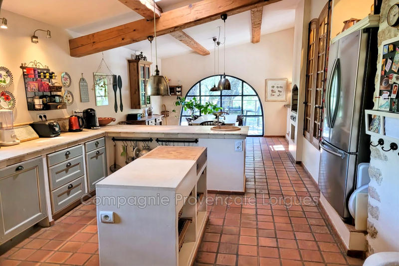 Propriété - 250 m² - 10 pièces