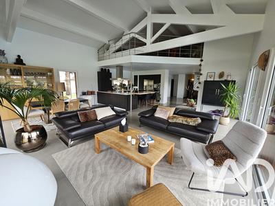 Maison - 251 m² - 5 pièces