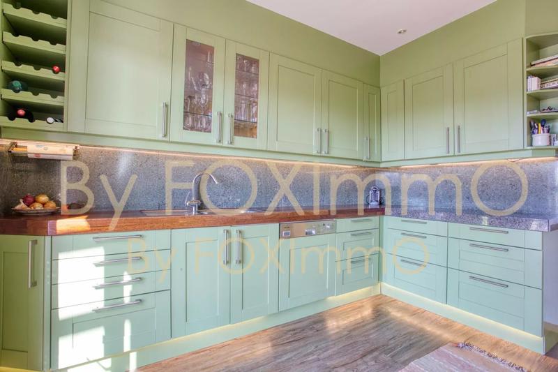 Villa - 269 m² - 9 pièces