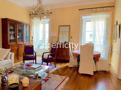 Appartement - 90 m² - 3 pièces