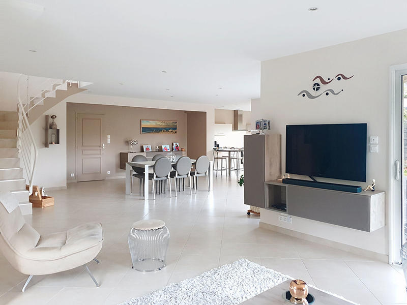 Maison - 198 m² - 7 pièces