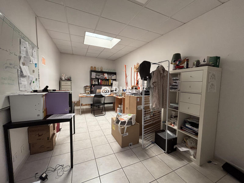 Local commercial - 90 m² - 4 pièces