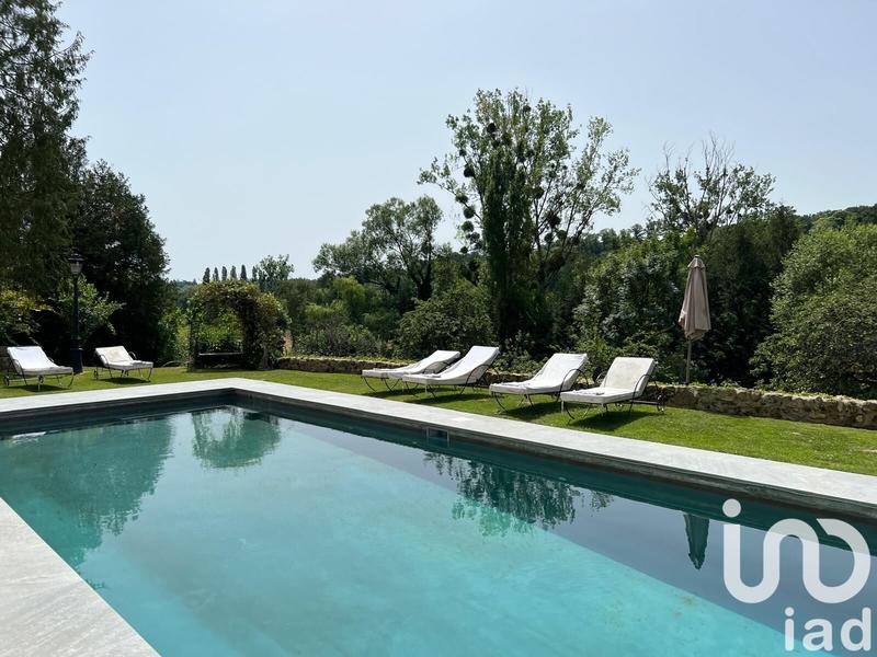 Maison - 400 m² - 8 pièces