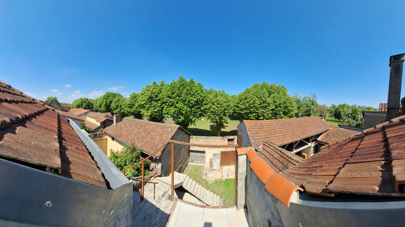 Maison - 213 m² - 8 pièces